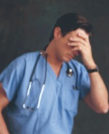 Medici e infermieri vanno spesso al lavoro anche malati